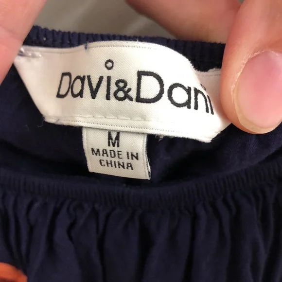 embroidered top off the shoulder in blue - Picture 2 of 4